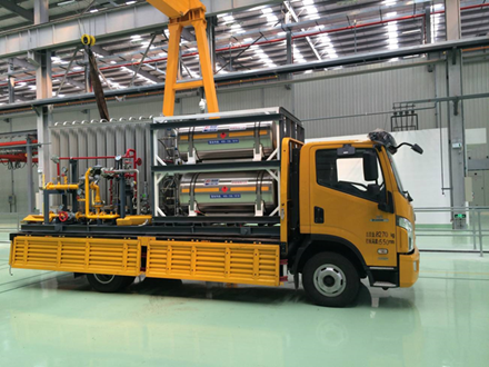 Natural gas vehicle filling device